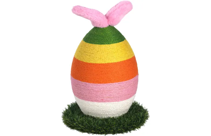 Scratchng Egg Easton