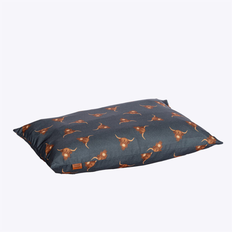 Danish Designs Bramblehorn Highland Cow Luxury Dog Duvet